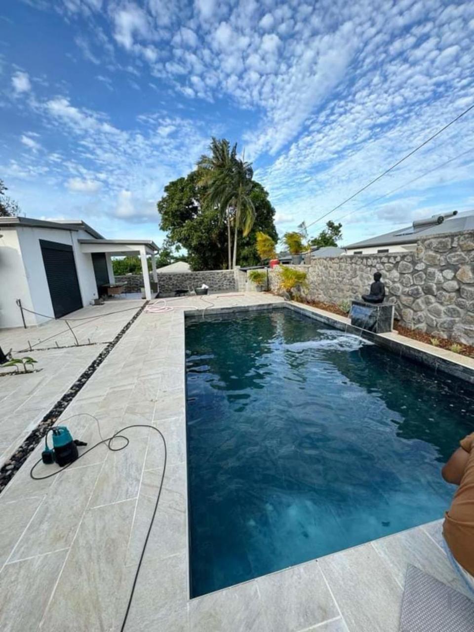 Le Beau Vallon 1- Jacuzzi Privatif Et Piscine Chauffee Partagee Сен-Бенуа Екстер'єр фото